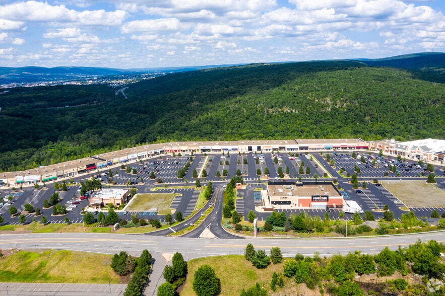 More Photos Of I-81 @ I-81 & Davis St, Moosic Unknown For Lease