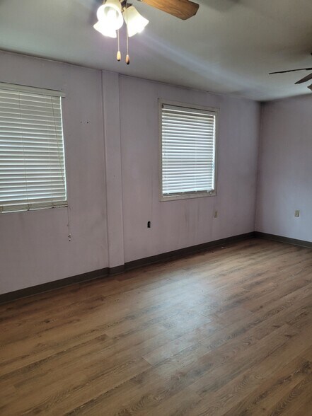 More Photos Of 1209 Dennis Rd, North Pole Warehouse For Lease