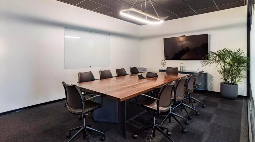 More Photos Of 436 E 36th St, Charlotte Coworking Space
