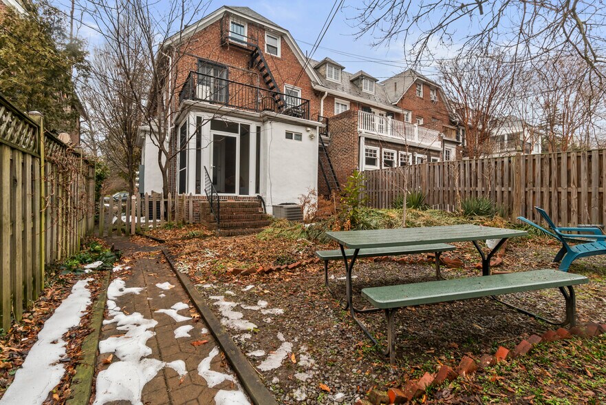 More Photos Of 3433 Guilford Ter, Baltimore Multifamily For Sale