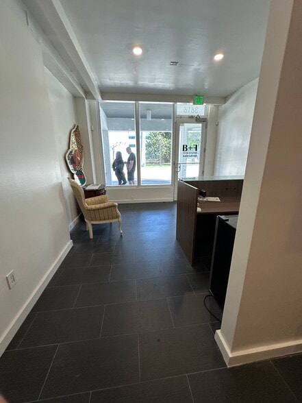 More Photos Of 3620 NE 2nd Ave, Miami Storefront Retail Office For Sale