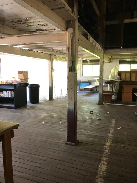 More Photos Of 15 N Washington St, Plainville Manufacturing For Sale