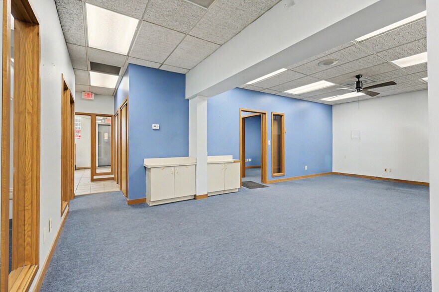 More Photos Of 22976 Outer Dr, Dearborn Flex For Lease