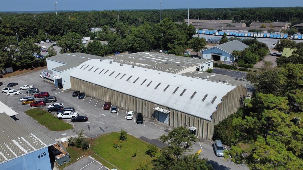 More Photos Of 475 Long Point Rd, Mount Pleasant Warehouse For Lease