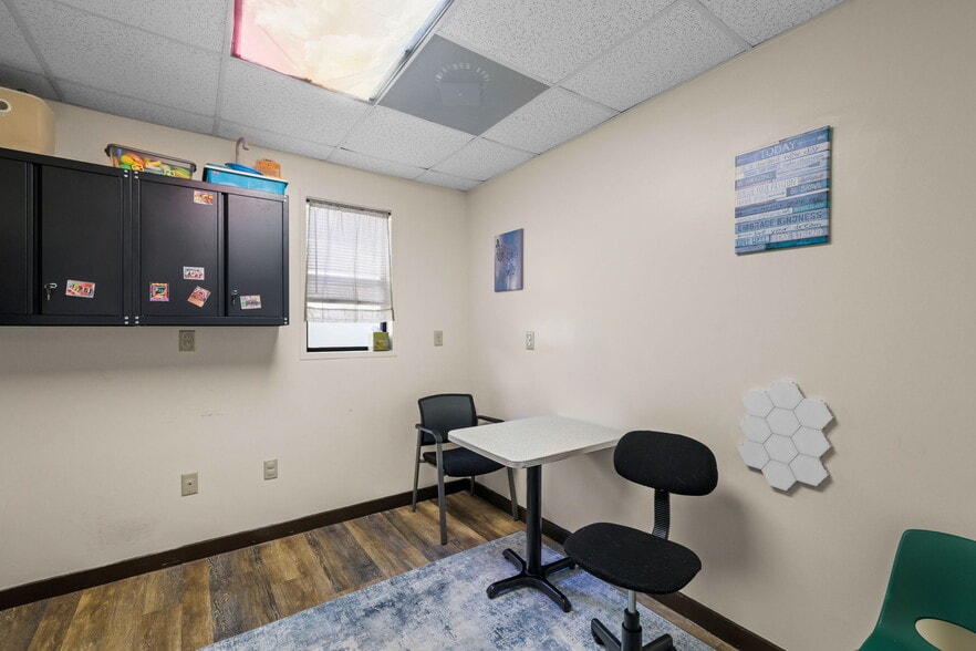 More Photos Of 310 Terrell Rd, Franklin Office For Sale