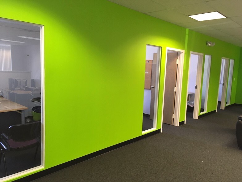 More Photos Of 7 Research Dr, Woodbridge Office For Sale