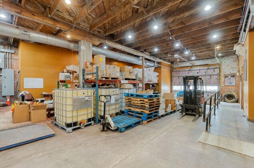 More Photos Of 200 W Benson St, Anderson Bar For Sale