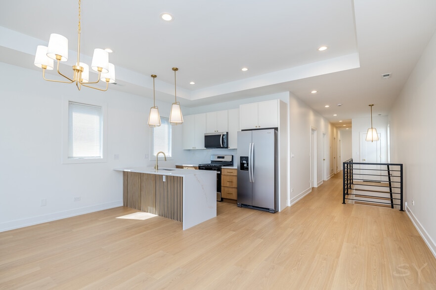 More Photos Of 6044 Eberhart ave, Chicago Apartments For Sale