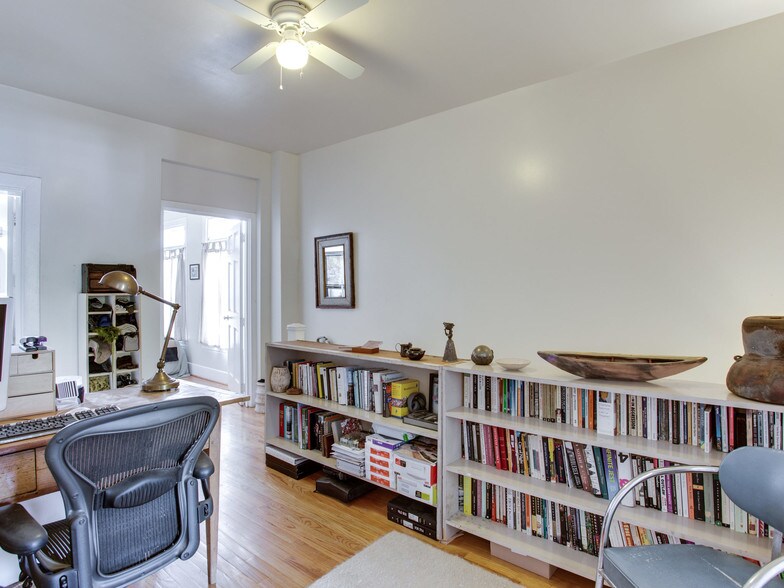 More Photos Of 3815 34th St, Mount Rainier Storefront Retail Office For Lease