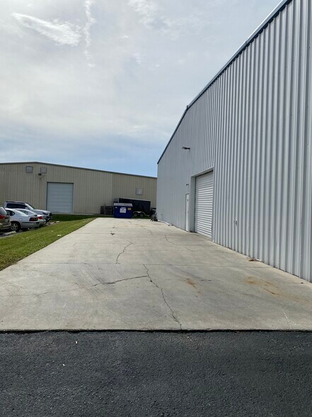 More Photos Of 11548 Pyramid Dr, Odessa Industrial For Sale