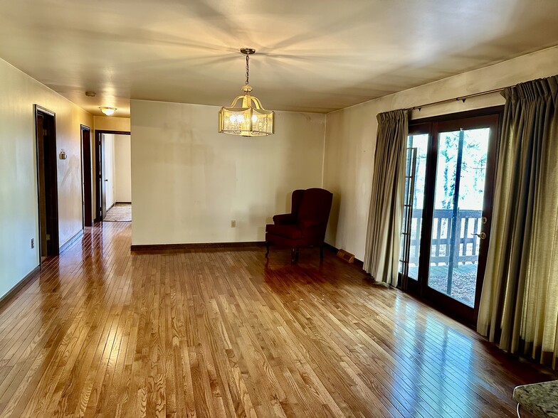 More Photos Of 5264 Pulaski Hwy, Perryville Office For Sale