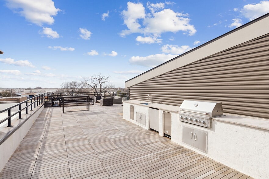 More Photos Of 4763 Algiers St, Dallas Loft Creative Space For Sale