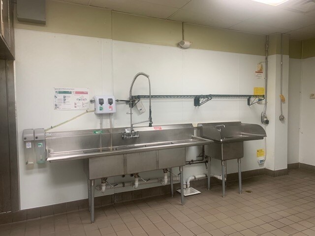 More Photos Of 4849-4853 Oakton St, Skokie Storefront For Lease