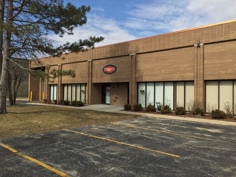 More Photos Of 110-112 Carpenter Ave, Wheeling Manufacturing For Lease
