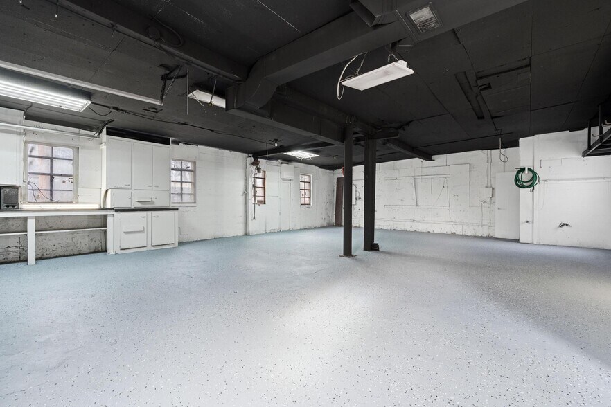 More Photos Of 1271 Harker St, Dayton Auto Repair For Sale