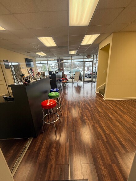 More Photos Of 11501 Plantside Dr, Louisville Light Distribution For Lease