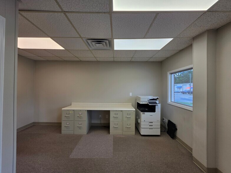 More Photos Of 93 Vickers Rd, Waycross Medical For Lease