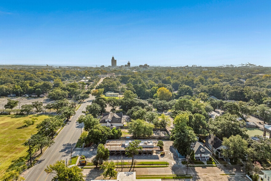 More Photos Of 1461 Spring Hill Ave, Mobile Fast Food For Sale