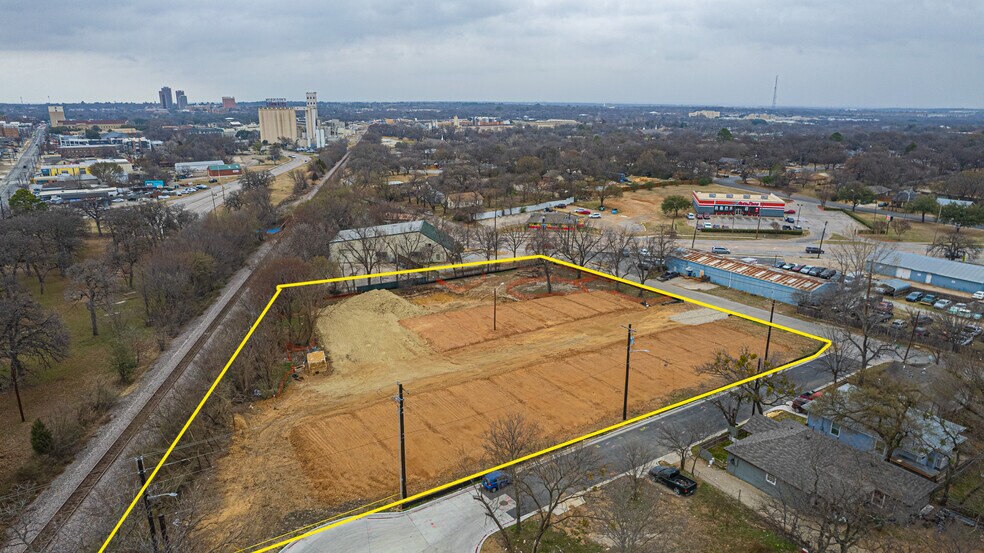 More Photos Of 1008 Johnson St, Denton Land For Sale