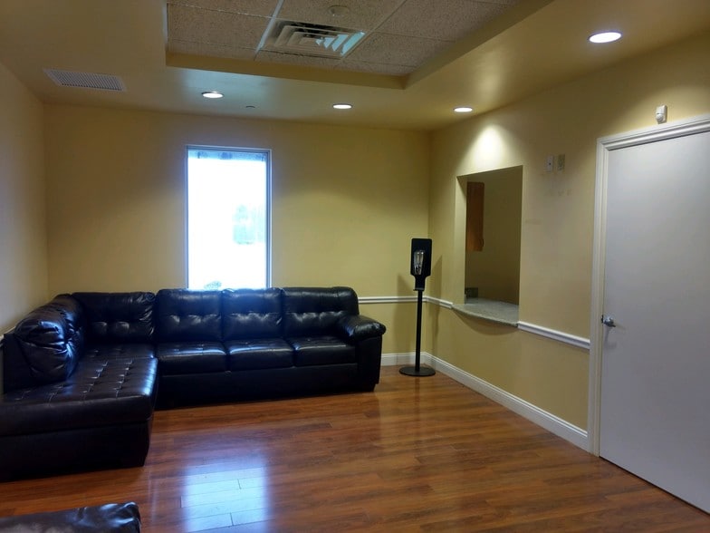 More Photos Of 709 S Federal Hwy, Boynton Beach Medical For Sale