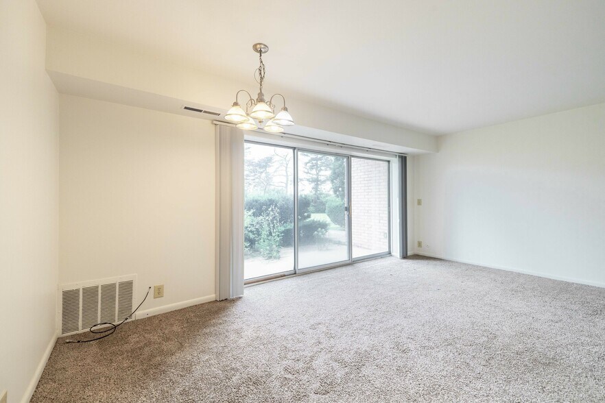 More Photos Of 3651 Balfour Ct, Flint Multifamily For Sale