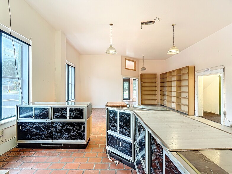More Photos Of 390 N Bridge St, LaBelle Storefront Retail Office For Sale