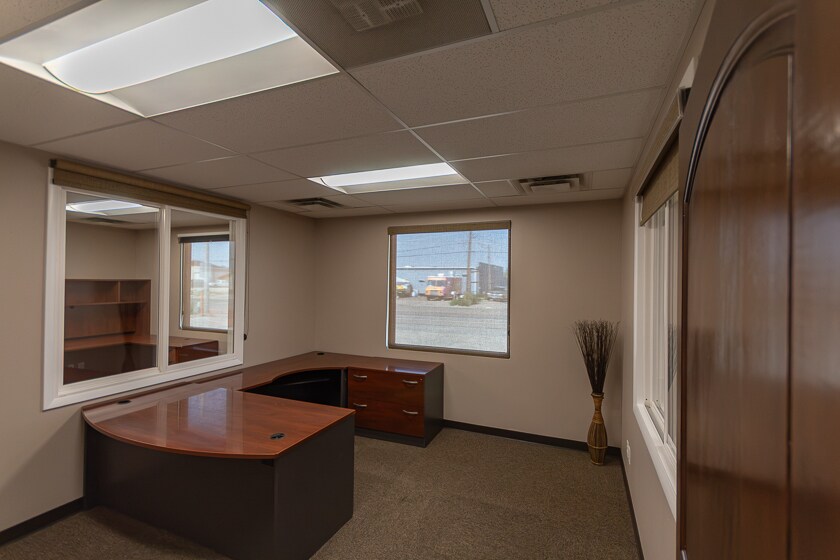 More Photos Of 1712 1st Ave, Greeley Warehouse For Lease