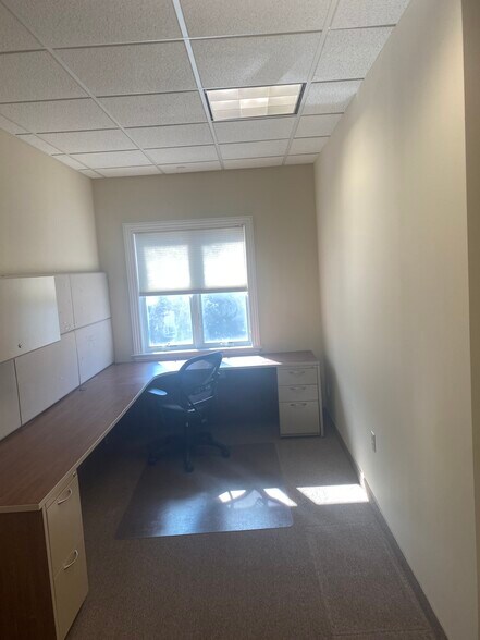 More Photos Of 689 Valley Rd, Gillette Medical For Lease