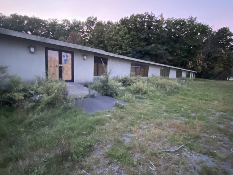 More Photos Of 295 Lake Louise Marie, Rock Hill Hotel For Sale