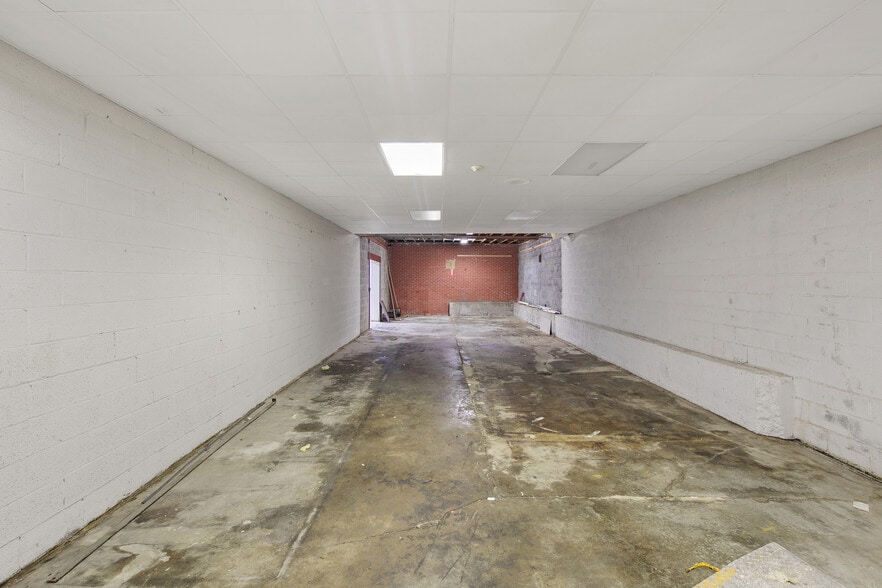 More Photos Of 301 Robeson St, Fayetteville Freestanding For Lease