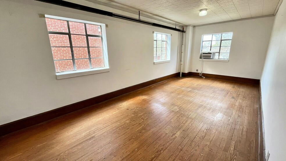 More Photos Of 911 Falls Rd, Rocky Mount Religious Facility For Sale