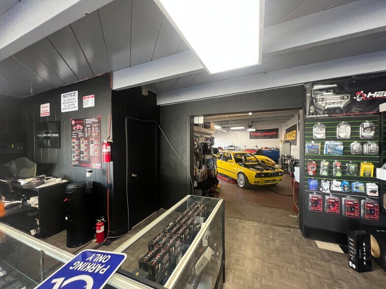 More Photos Of 727 El Cajon Blvd, El Cajon Service For Sale