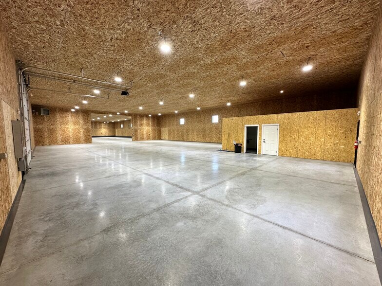 More Photos Of 1580 Bobcat dr, Bozeman Flex For Lease