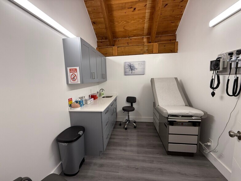 More Photos Of 8200 W Sunrise Blvd, Plantation Office For Sale