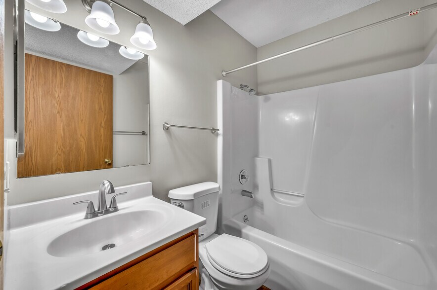 More Photos Of 2700-2714 W Willow Lake Dr, Peoria Apartments For Sale