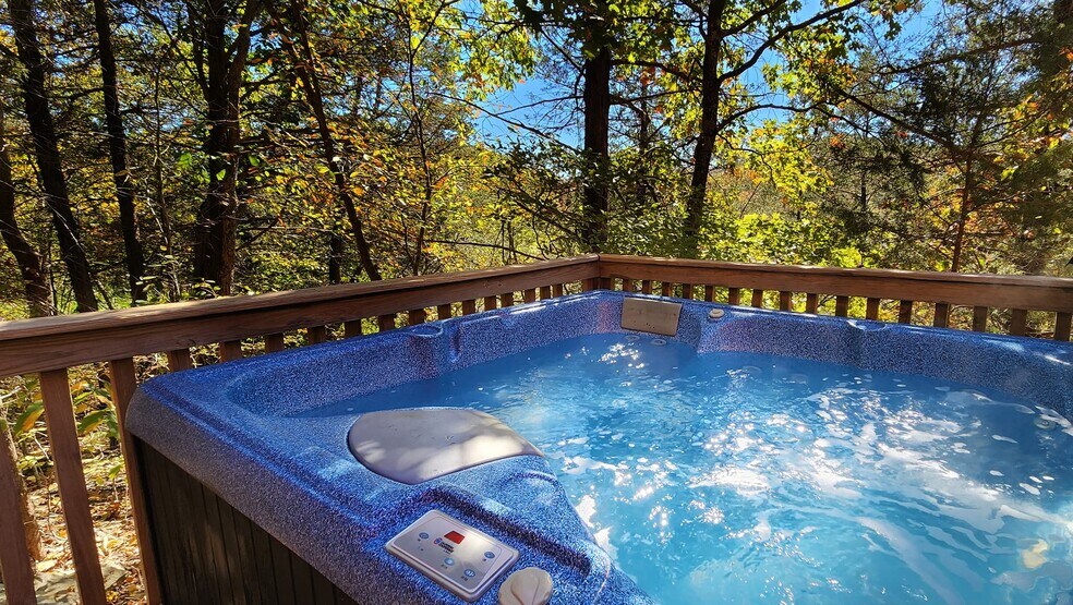 More Photos Of County Road 222, Eureka Springs Hotel For Sale