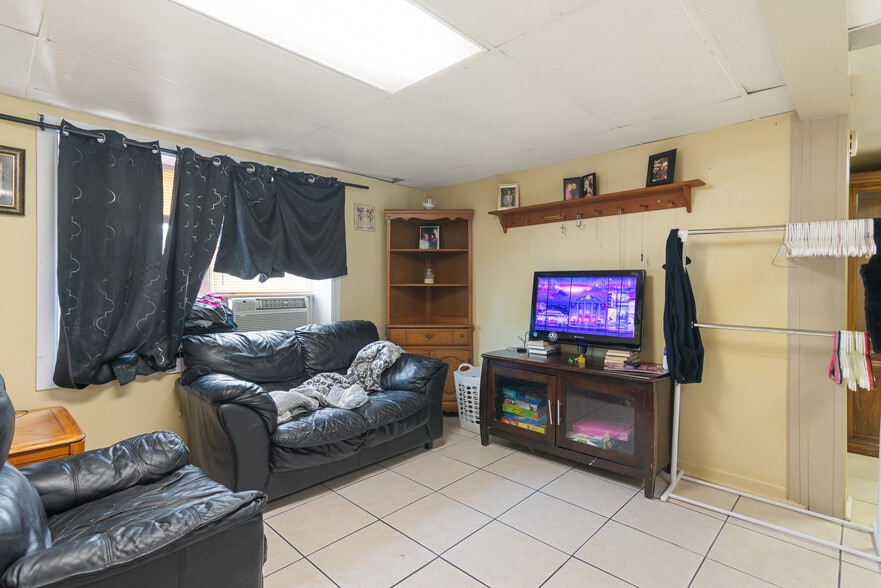 More Photos Of 3279 Emmett Rd, Emmett Multifamily For Sale