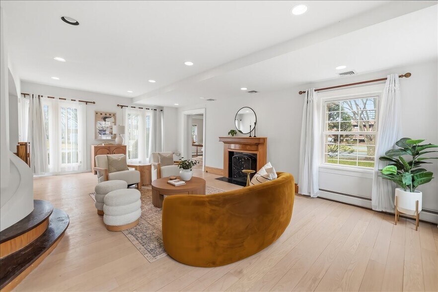 More Photos Of 61 Glenwood Rd, Englewood Office Residential For Sale