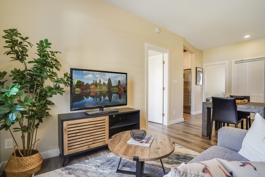 More Photos Of 512-520 Grant Ave, San Francisco Apartments For Sale