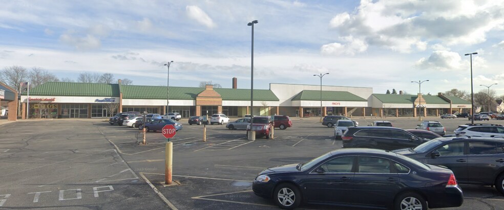 More Photos Of 5656 S Packard Ave, Cudahy Unknown For Lease