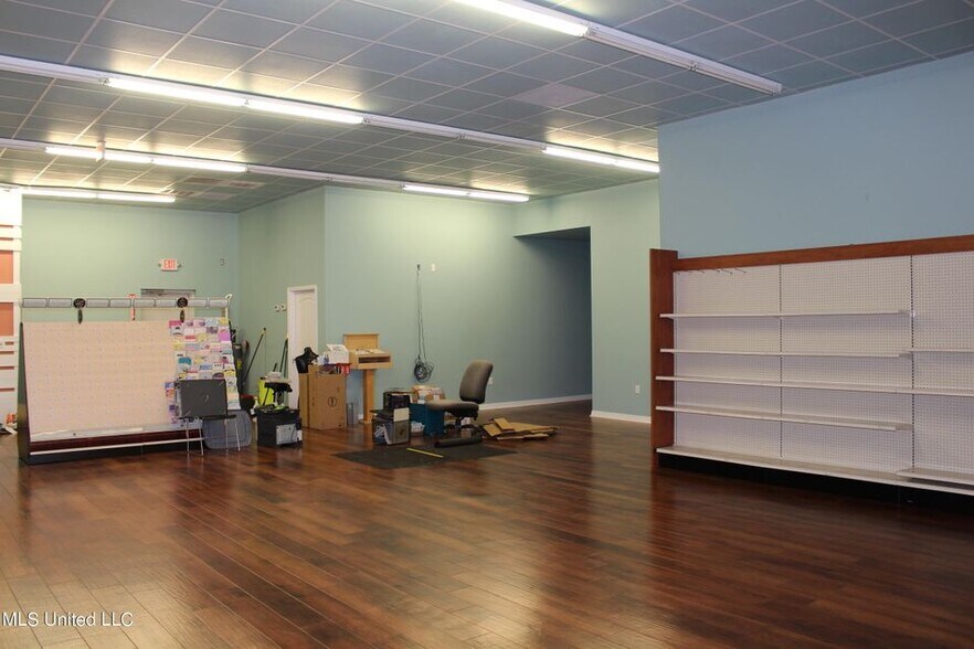 More Photos Of 4405 E Aloha Dr, Diamondhead Storefront Retail Office For Lease