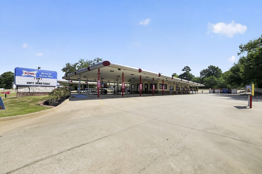 More Photos Of 6115 Old Highway 135 N, Kilgore Fast Food For Sale