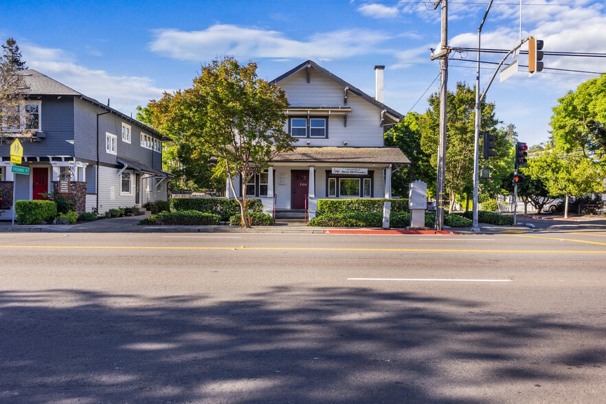 Primary Photo Of 700 College Ave, Santa Rosa Office For Sale