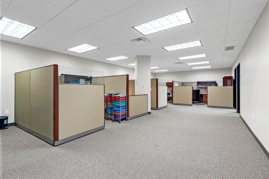 More Photos Of 1600 N Redbud Blvd, McKinney Office For Sale