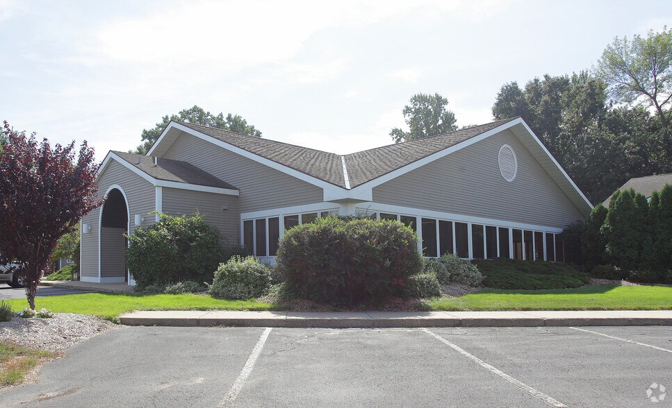 400 136th Ave, Holland, MI 49424 Medical Office For Lease