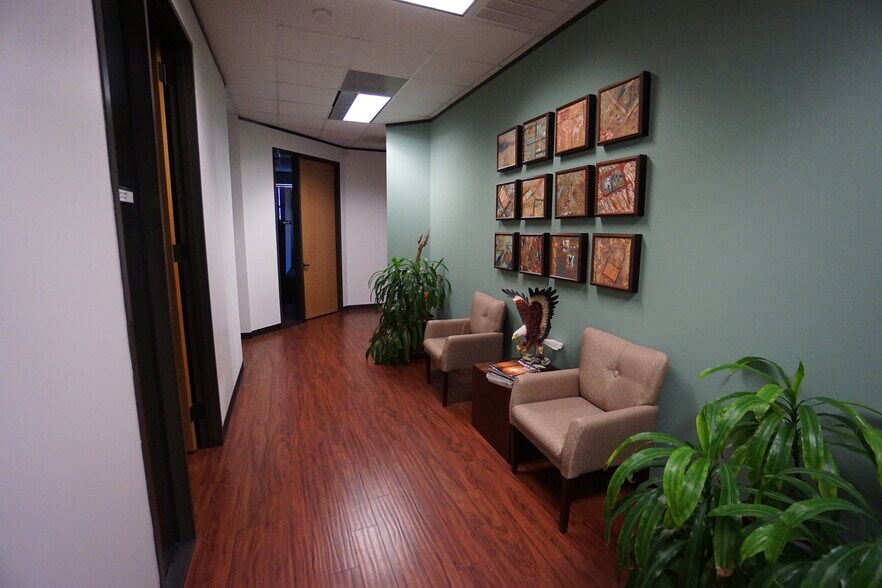 More Photos Of 6935 Brittmoore Rd, Houston Warehouse For Lease