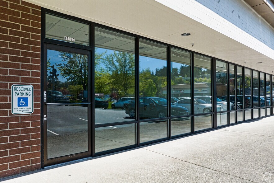 More Photos Of 12662-12678 SE 38th St, Bellevue Storefront For Lease