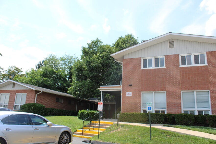 More Photos Of 4000 W Northern Pky, Baltimore Office For Sale