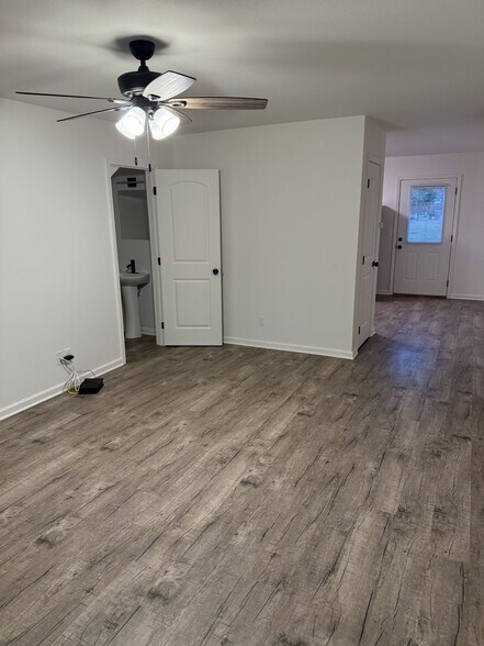 More Photos Of 220 Morningside Dr, Benton Apartments For Sale