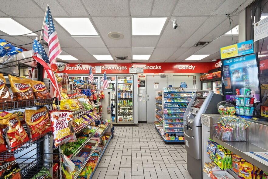More Photos Of 5560 Van Nuys Blvd, Sherman Oaks Service Station For Sale